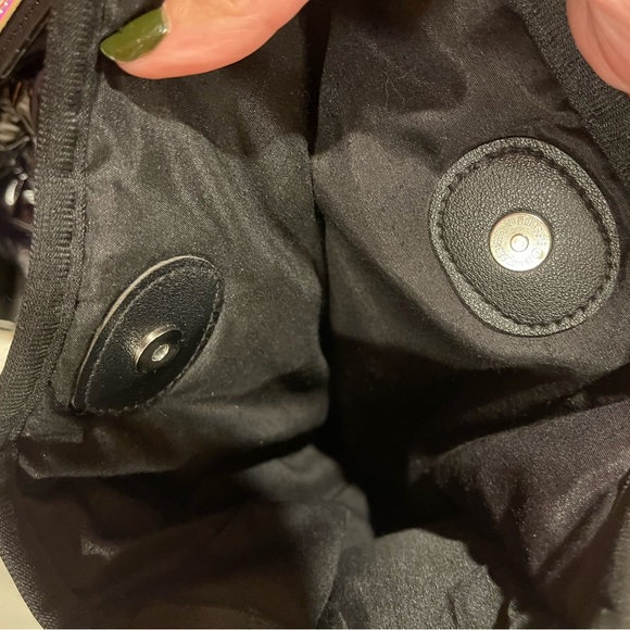 Ah-dorned shiny puffer bag with adorable heart adjustable strap - Picture 4 of 4